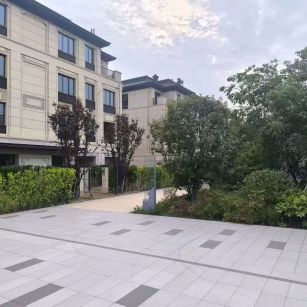 吉林市 芝麻白与芝麻白搭配铺装，尺寸1200*600