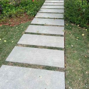 吉林市 芝麻黑小区踏步、汀步石铺装效果