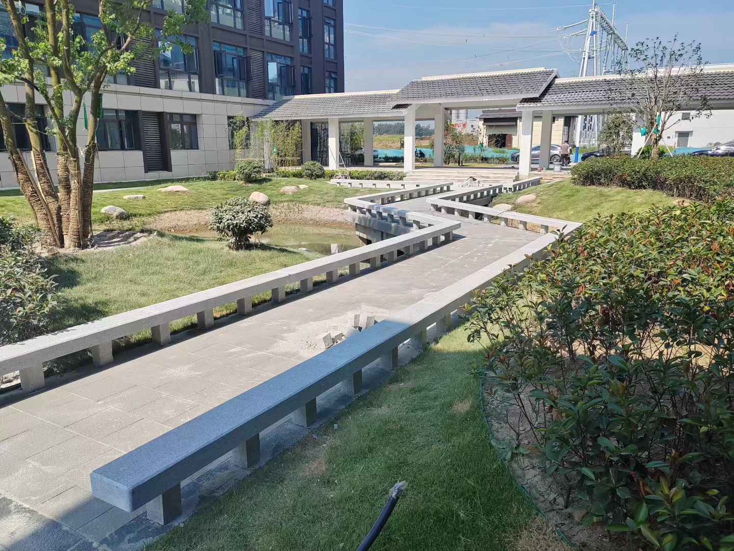 吉林市 芝麻灰小区坐凳&栏杆安装效果