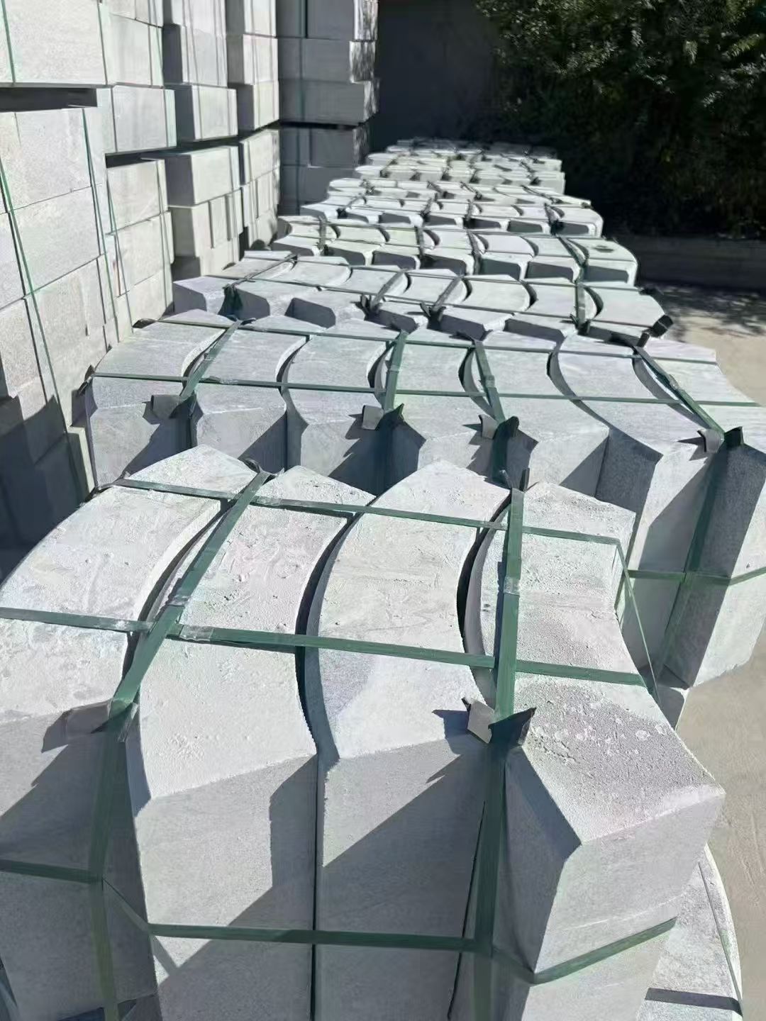 吉林市 芝麻灰弧形路沿石