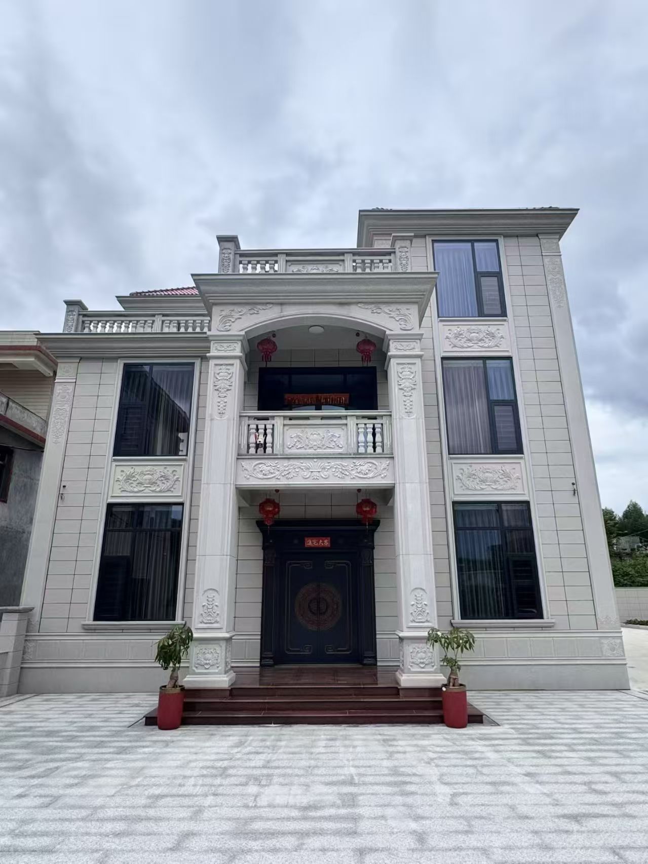 吉林市 芝麻白石材别墅干挂案例展示