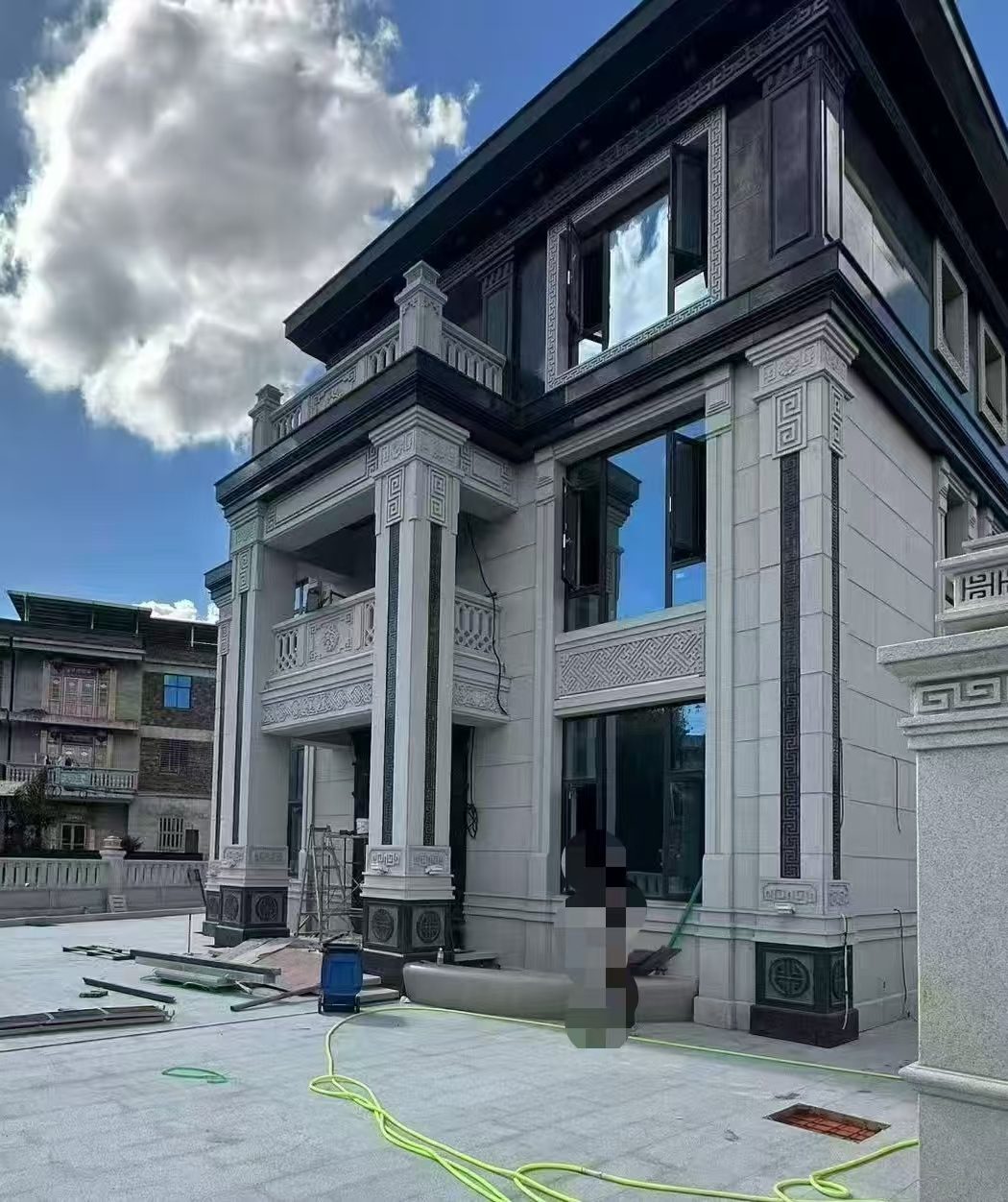 吉林市 别墅干挂，芝麻白与芝麻黑完美配合